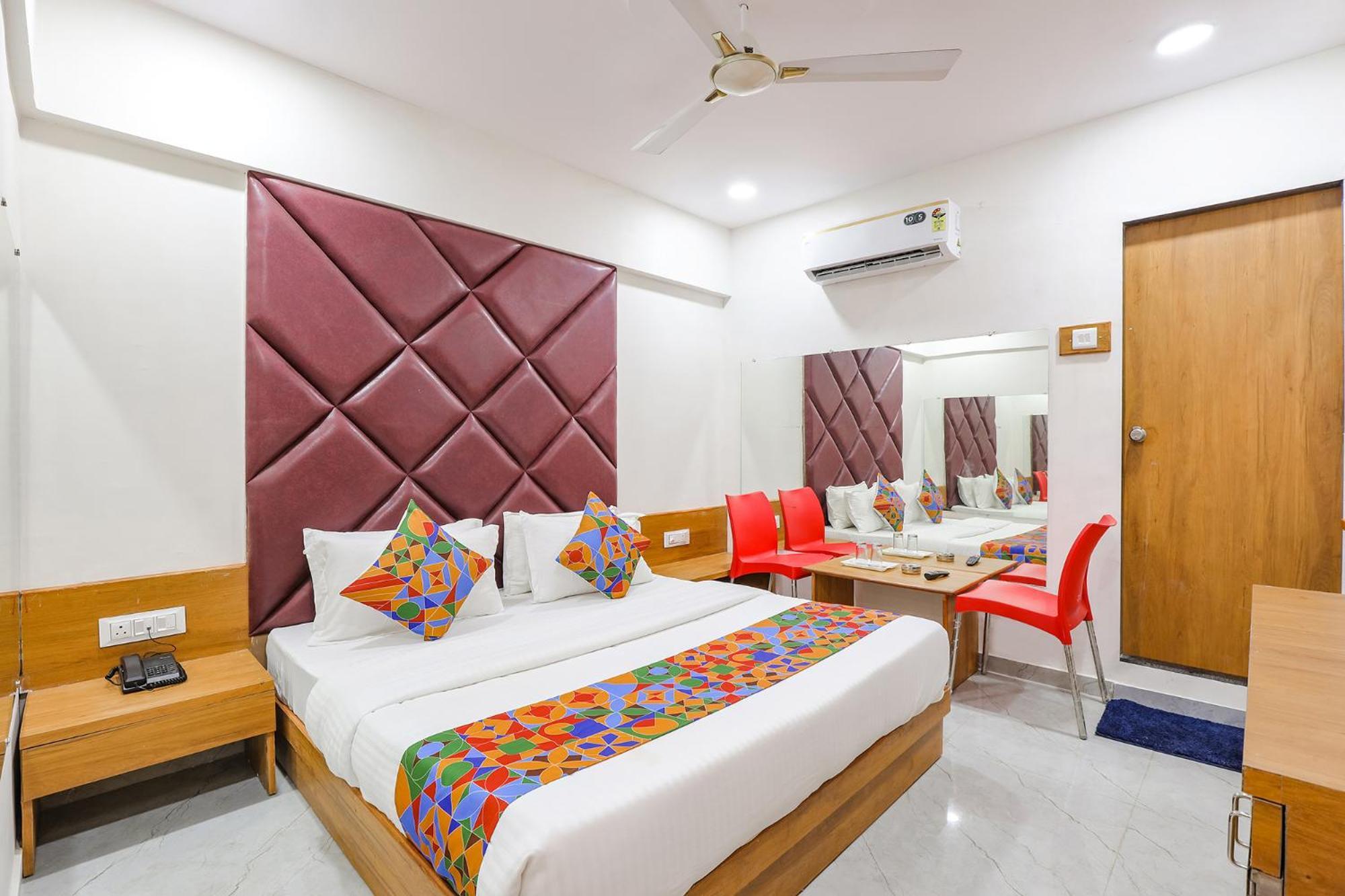 Fabhotel Crystal I - Gandhinagar Eksteriør billede