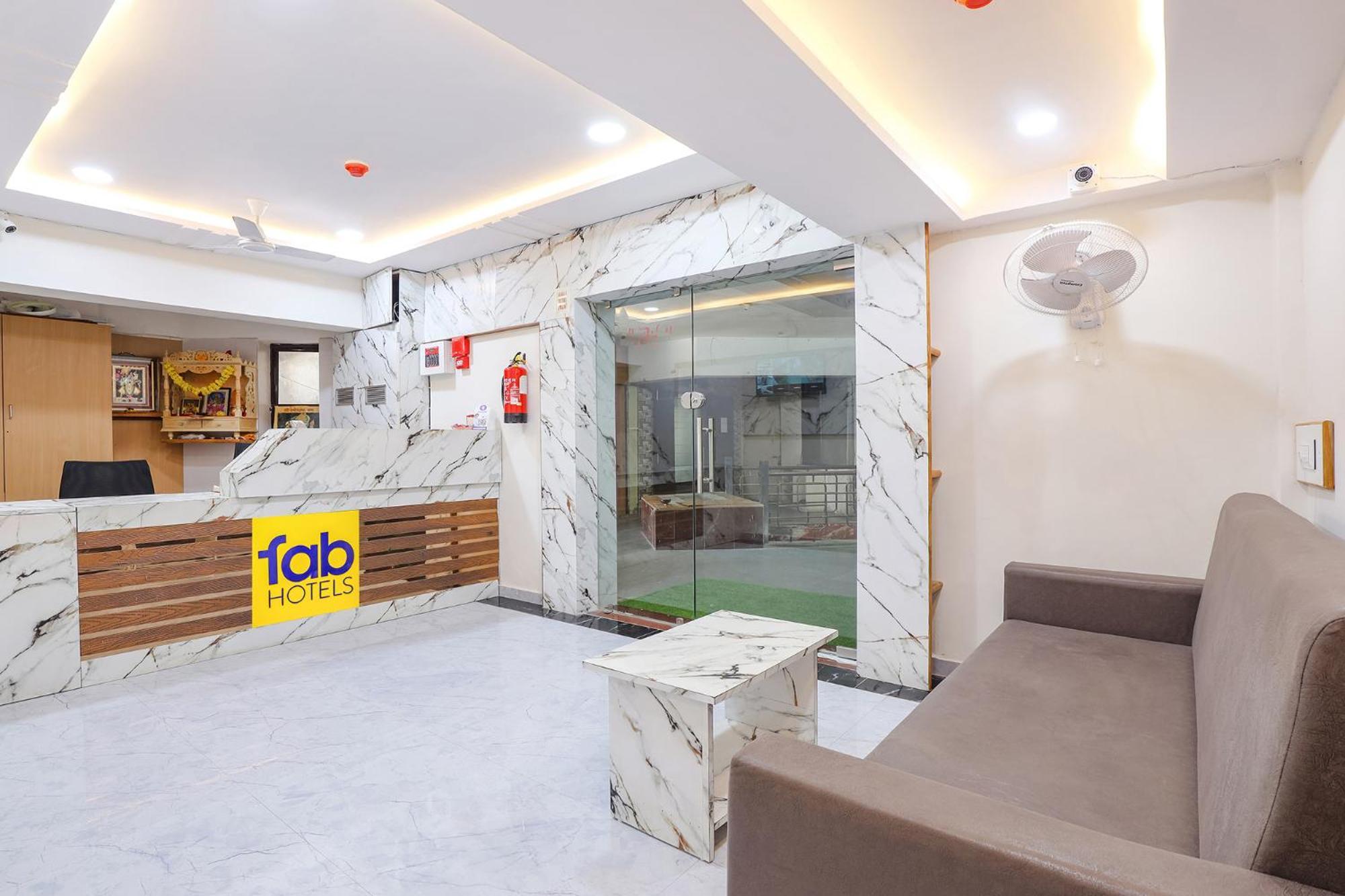 Fabhotel Crystal I - Gandhinagar Eksteriør billede